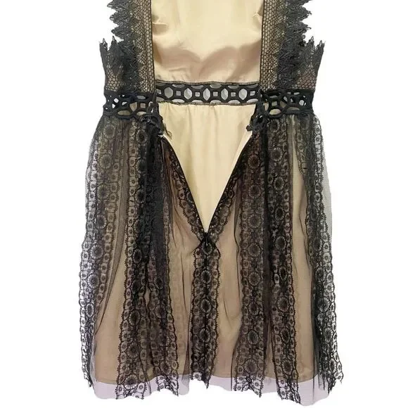 Free People Forever Lace Babydoll Deco Mini Dress Black & Nude Women’s Size 10 - Picture 10 of 16